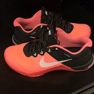 Nike Shoes - Nike Women’s size 7.5 Nike Shoes - Nike Women’s size 7.5